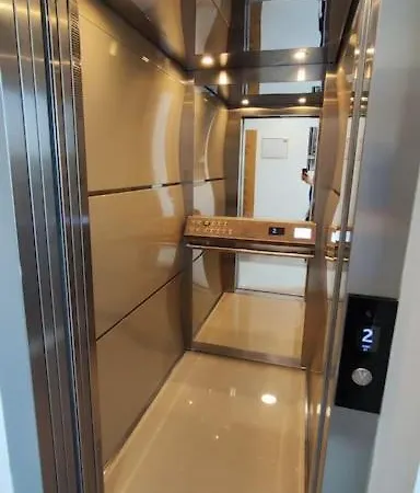 Apartment Lux Crnjanski Ii,
