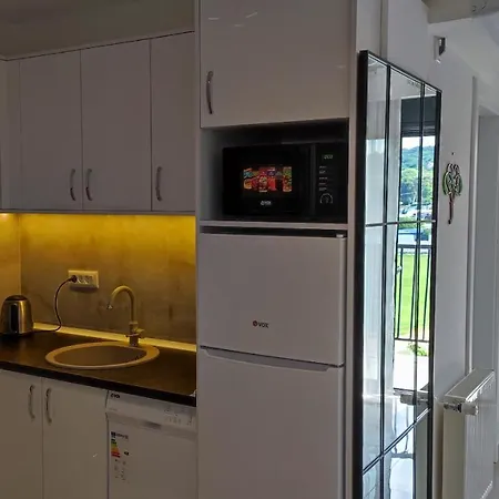 Lux Crnjanski Ii, Jagodina