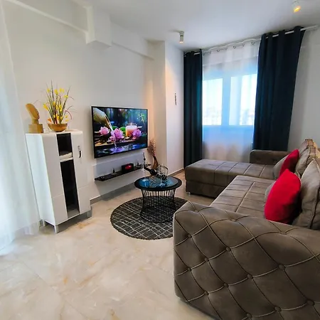 Lux Crnjanski Ii, Apartment