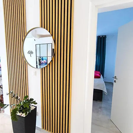 Apartment Lux Crnjanski Ii,