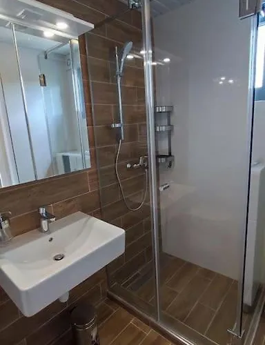 Lux Crnjanski Ii, * Jagodina