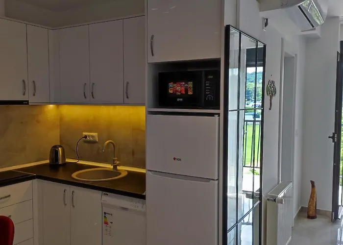 Lux Crnjanski Ii, Jagodina