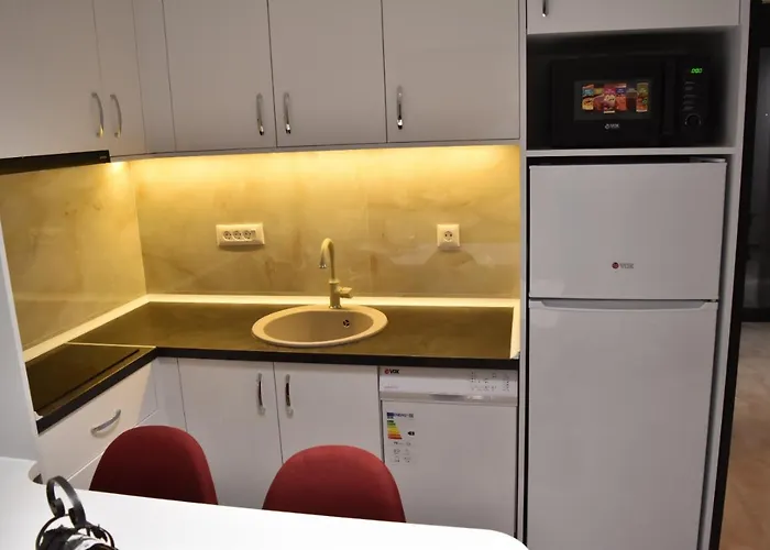 Lux Crnjanski Ii, * Jagodina