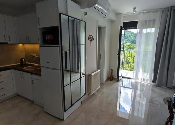 Lux Crnjanski Ii, * Jagodina